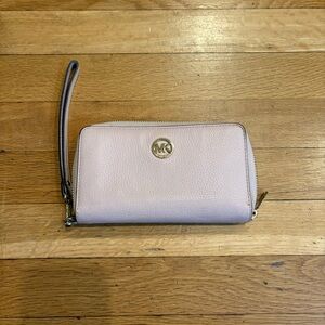 💕Michael Kors Pink Wristlet Wallet